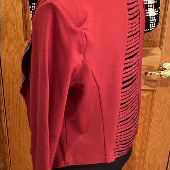 Blazer - Picture 4 of 8